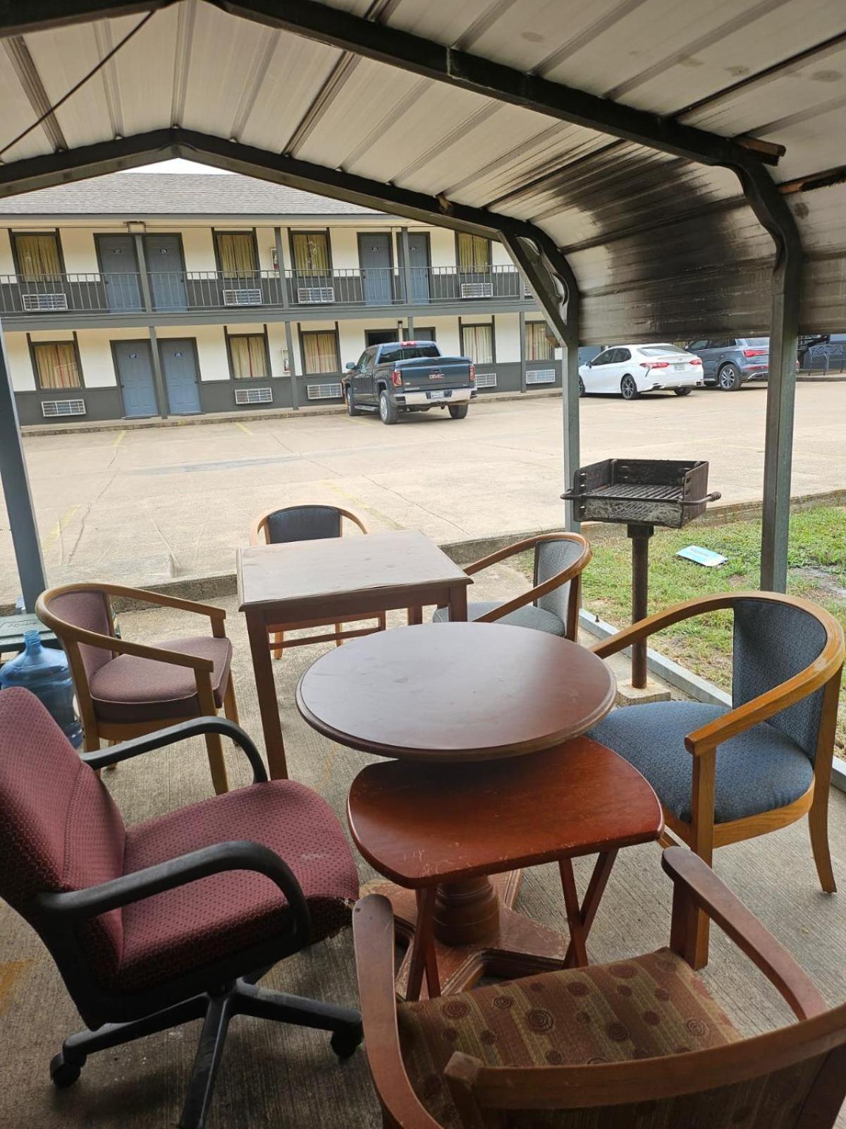 Regency Inn Jewett Exterior photo